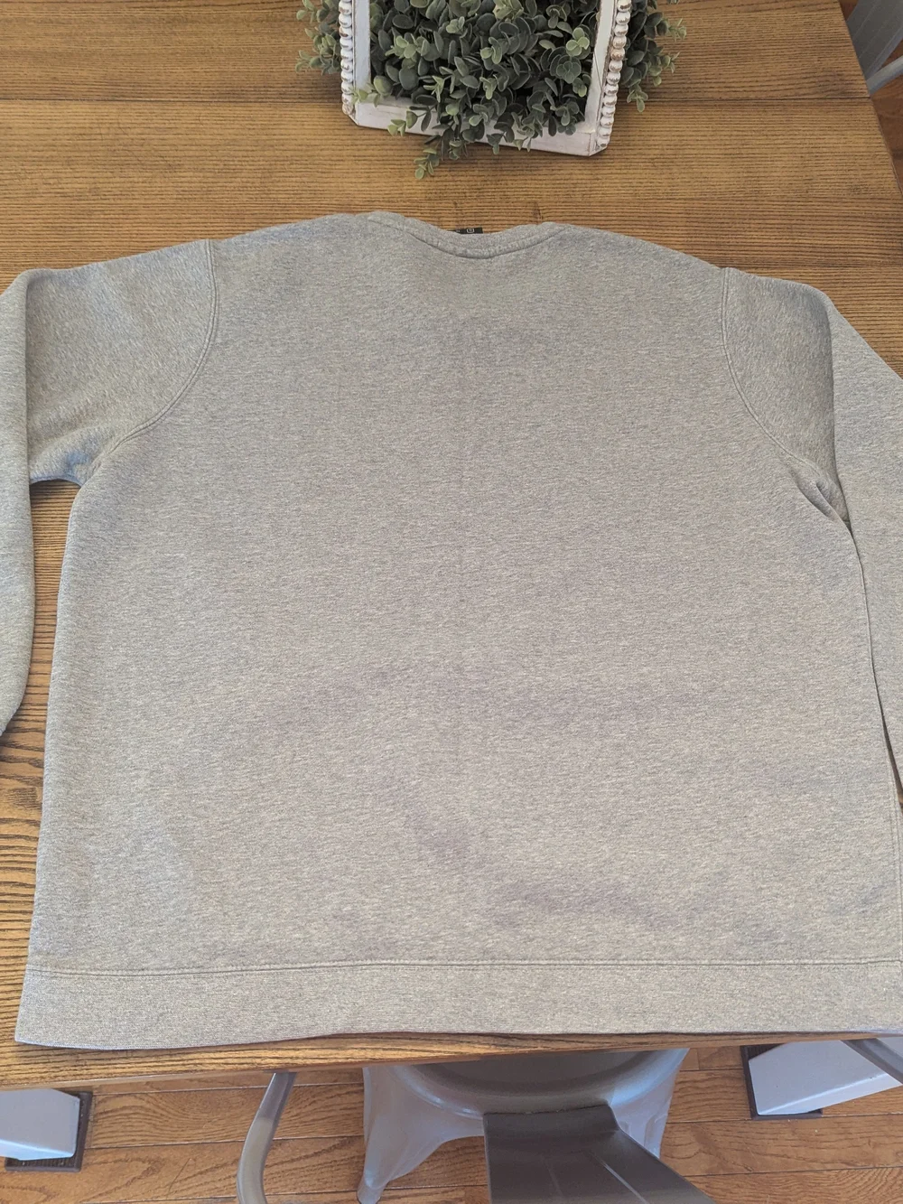 EUC Nike Mens XL Just Do It Graphic Crewneck Sweatshirt Gray
